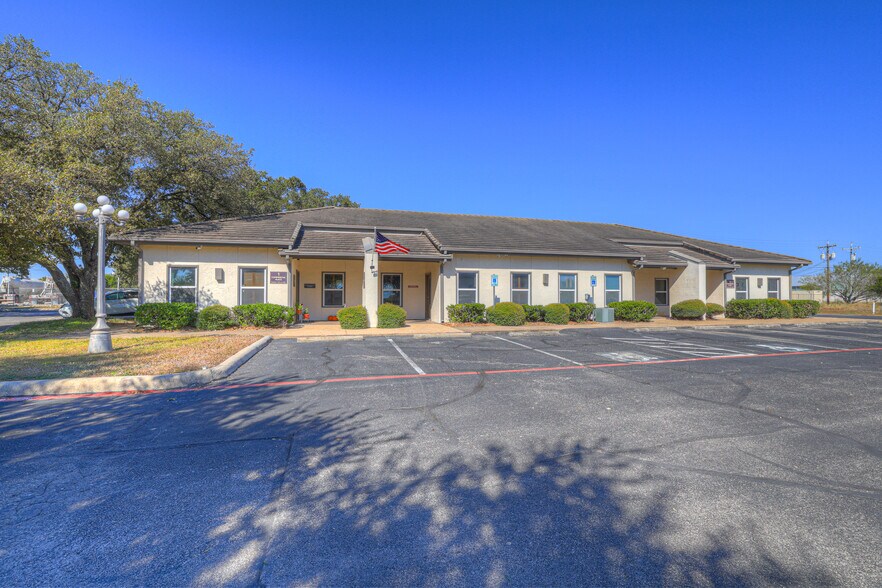3 Commercial Pl, Schertz, TX à louer - Photo du bâtiment - Image 3 de 35