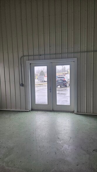 52 Vfw Dr, Hyde Park, VT à louer - Photo du bâtiment - Image 2 de 11