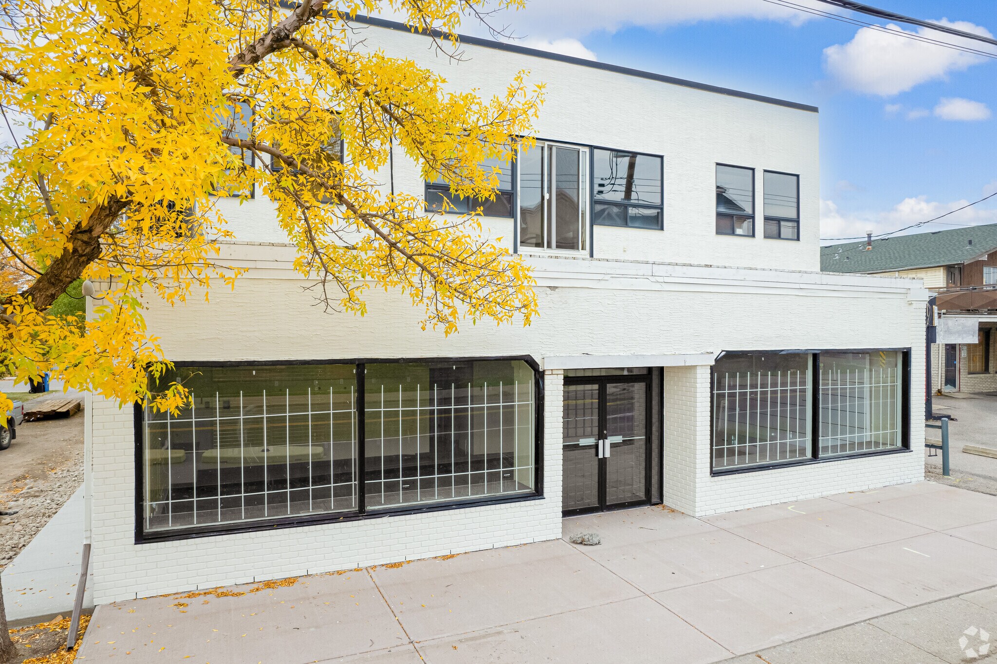 2133 Kensington Rd NW, Calgary, AB for sale Primary Photo- Image 1 of 1
