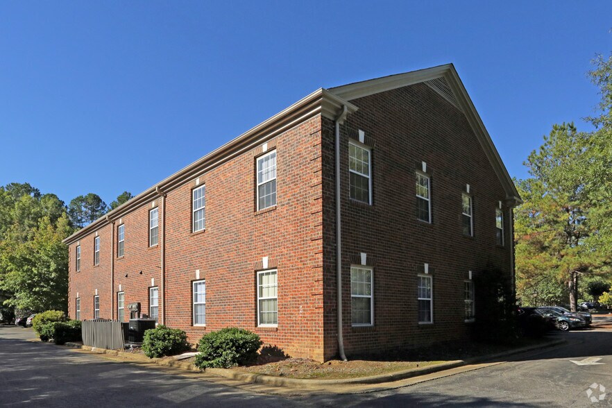 127 Kingston Dr, Chapel Hill, NC à louer - Photo du bâtiment - Image 3 de 12