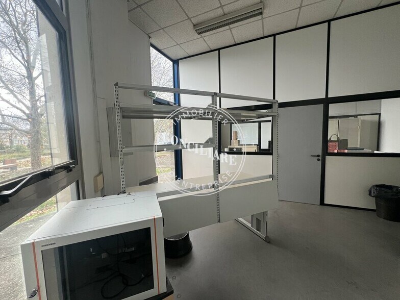 71 Rue Ampère, Labège for lease - Interior Photo - Image 2 of 7