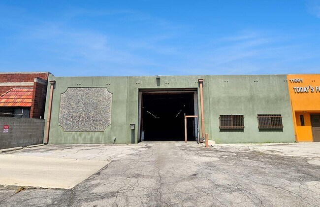 More details for 11001 Fleetwood St, Sun Valley, CA - Industrial for Lease