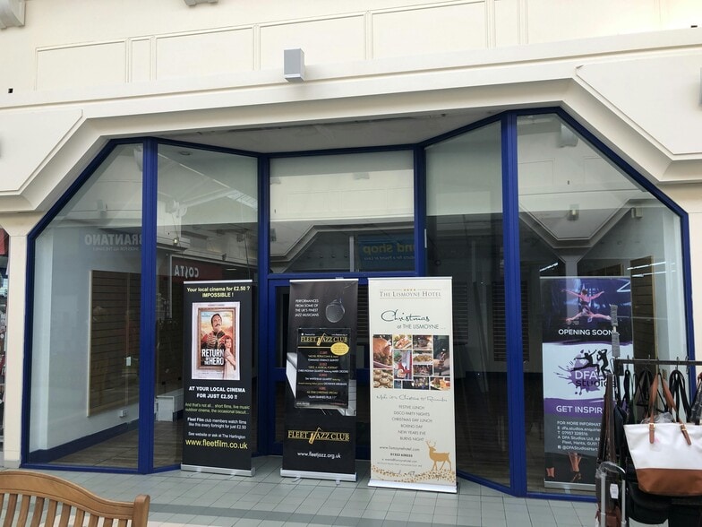 Fleet Rd, Fleet for lease - Building Photo - Image 3 of 11