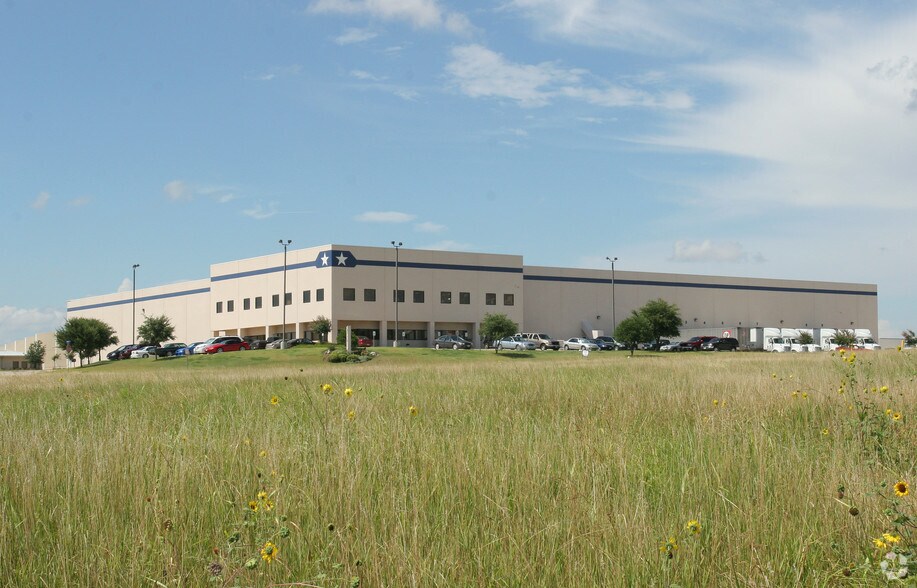 17414 Triton Pky, Schertz, TX à louer - Photo du bâtiment - Image 2 de 7