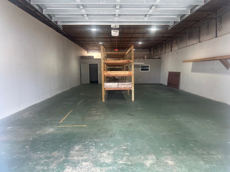 1786 Hercules Ave, Clearwater, FL à louer - Photo du bâtiment - Image 3 de 5