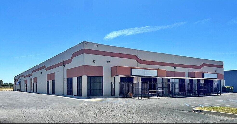 340 E Avenue I, Lancaster, CA for sale - Building Photo - Image 3 of 10