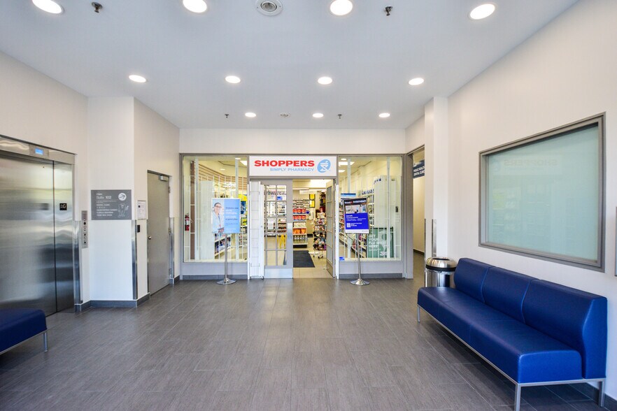 235 Danforth Ave, Toronto, ON for lease - Interior Photo - Image 3 of 4