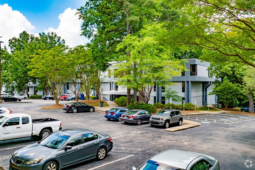 3117 Poplarwood Ct, Raleigh, NC à louer - Photo du bâtiment - Image 3 de 6