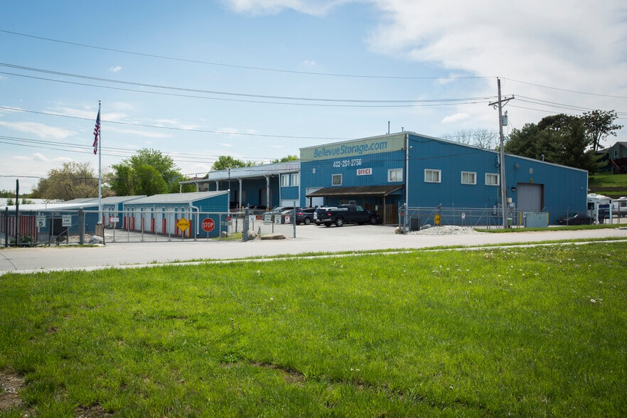 813 Thurston Ave, Bellevue, NE for sale - Building Photo - Image 2 of 2