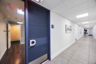 150 NW 70th Ave, Plantation, FL à louer Photo intérieure- Image 1 de 11