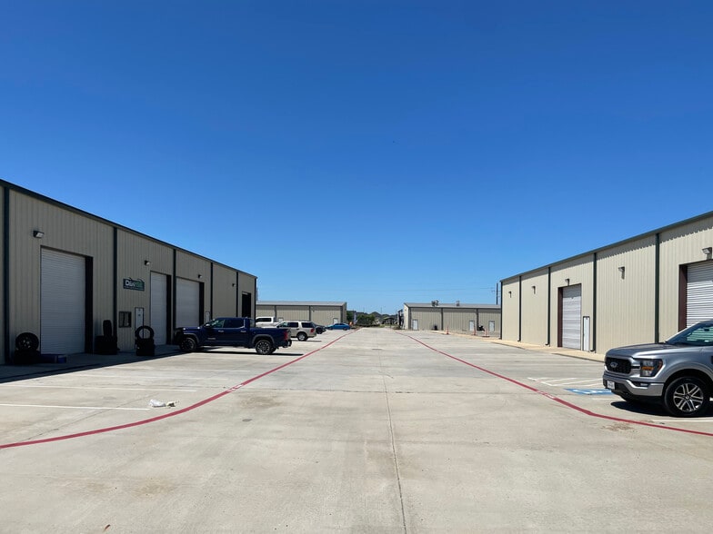 18700 Becker Rd, Hockley, TX for lease - Building Photo - Image 3 of 15