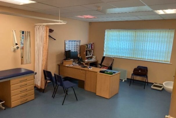 85 Town Ln, Southport for sale - Interior Photo - Image 3 of 6