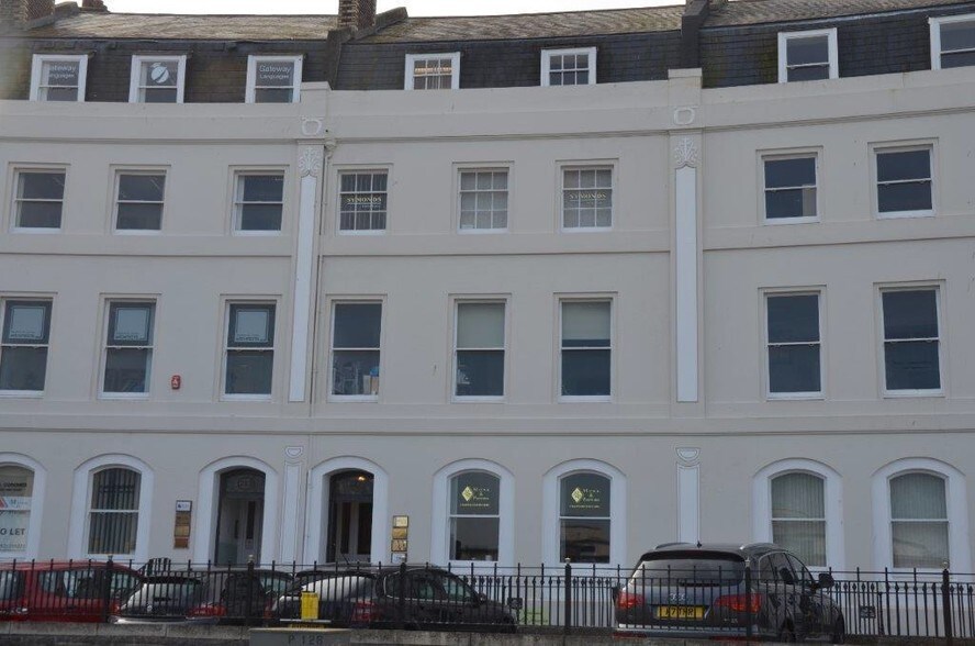 4 The Crescent, Plymouth à louer - Photo du bâtiment - Image 3 de 3