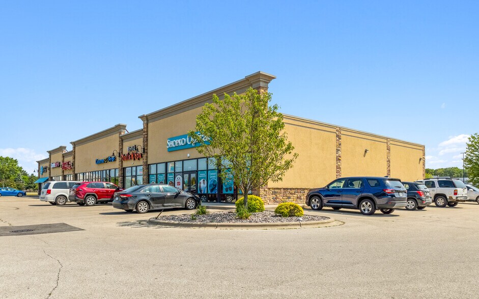 2910 Roosevelt Rd, Marinette, WI à louer - Photo du bâtiment - Image 3 de 33