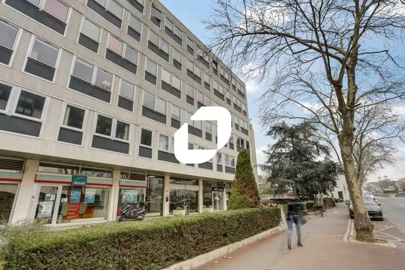 Bureau dans Rueil-Malmaison à vendre Photo du bâtiment- Image 1 de 8