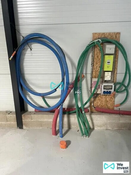 Retail in Bétheny for lease - Building Photo - Image 3 of 12