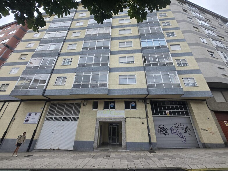 Bureau dans Lugo à vendre - Photo du bâtiment - Image 2 de 46