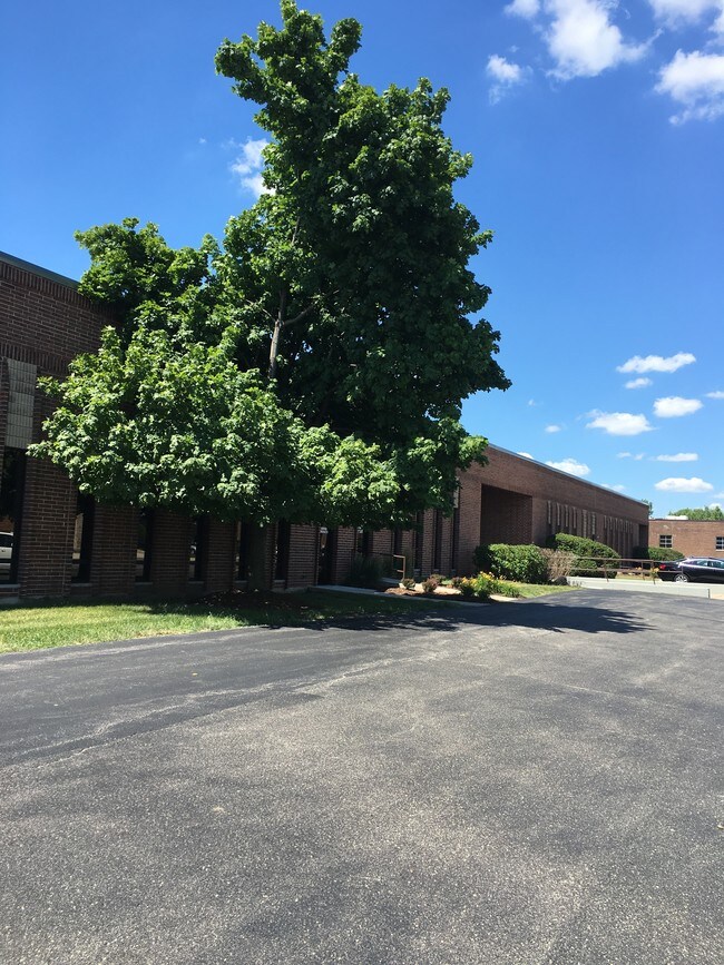 Plus de détails pour 711-731 W Racquet Club Dr, Addison, IL - Industriel à louer