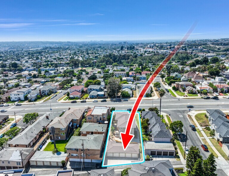 6006 Overhill Dr, Los Angeles, CA à vendre - Photo du bâtiment - Image 3 de 4