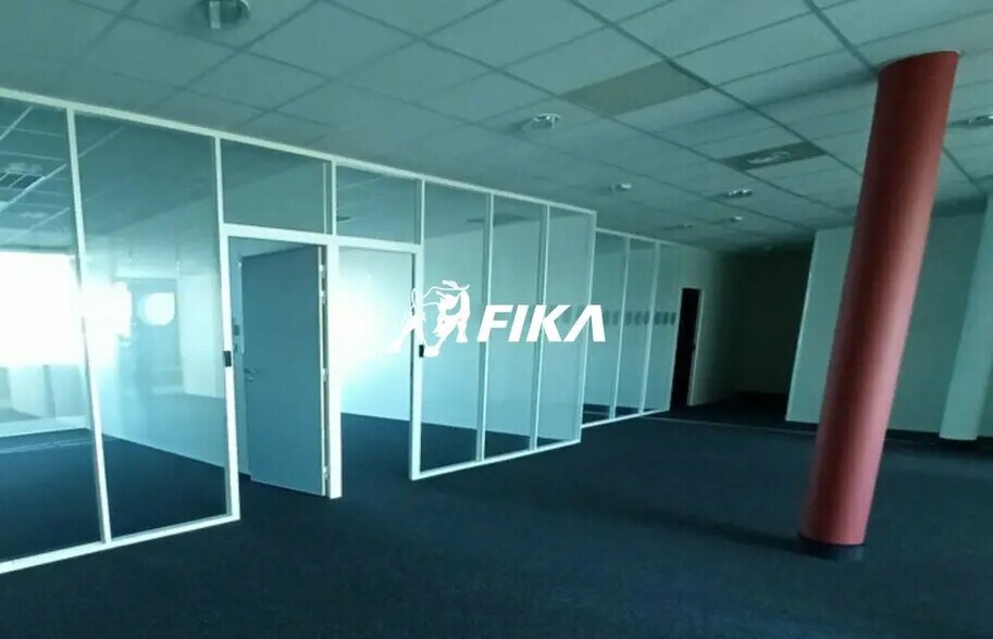Office in Toulouse for lease - Interior Photo - Image 2 of 8