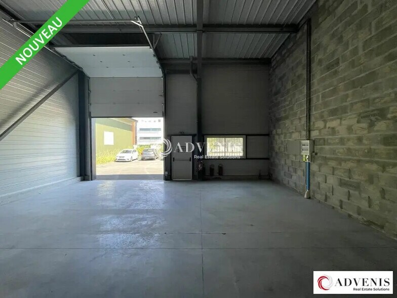 Flex in Bruges for lease - Interior Photo - Image 2 of 3