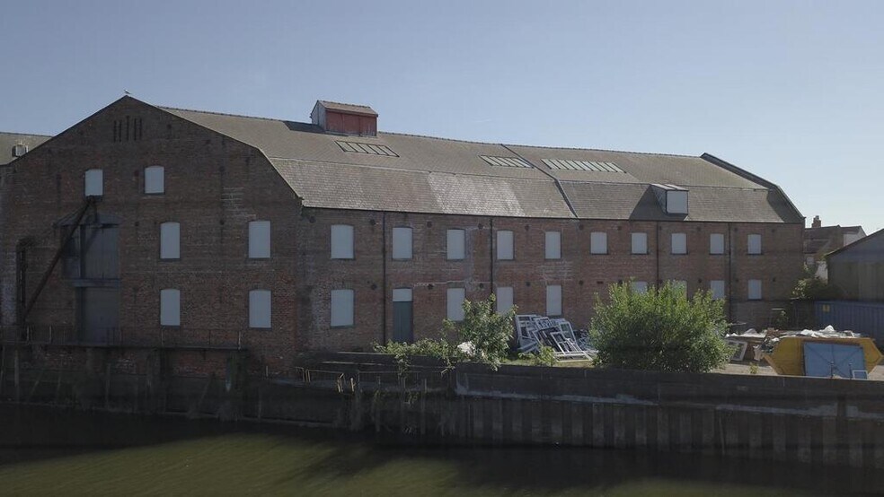 75 High St, Boston for sale - Building Photo - Image 1 of 1