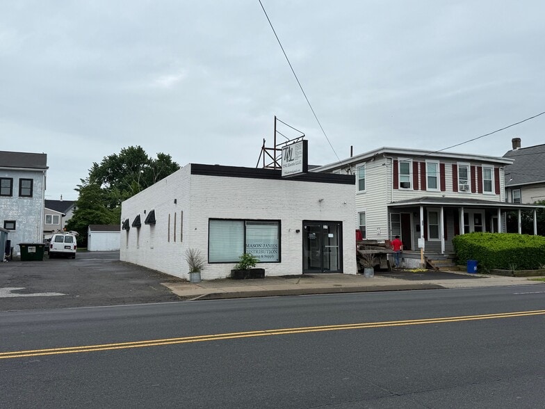 27 W Lincoln Hwy, Penndel, PA for sale - Building Photo - Image 2 of 13