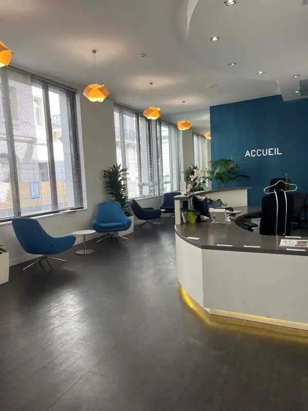 40 Rue La Pérouse, Paris à louer Hall d’entrée- Image 1 de 9