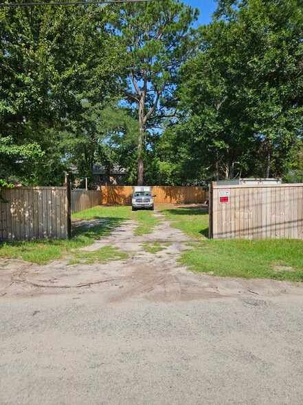 1615 Remount Rd, North Charleston, SC for lease - Primary Photo - Image 1 of 7