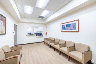 5525 Etiwanda Ave, Tarzana, CA for lease Building Photo- Image 2 of 9