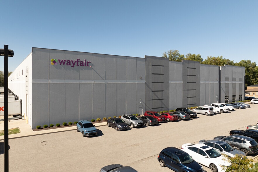 14450-14580 Foltz Pky, Strongsville, OH for lease - Building Photo - Image 3 of 5