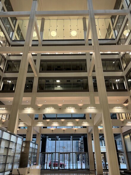 33 W Monroe St, Chicago, IL à louer - Photo du bâtiment - Image 2 de 13