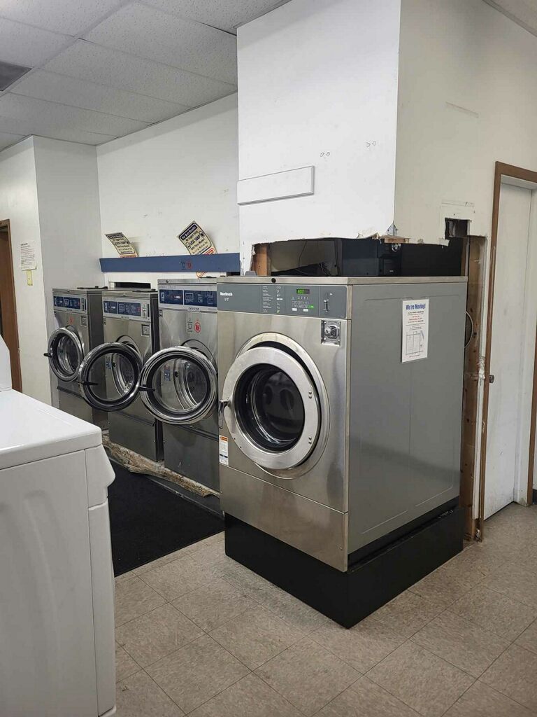 625 Water St, Prairie Du Sac, WI for lease Interior Photo- Image 1 of 3