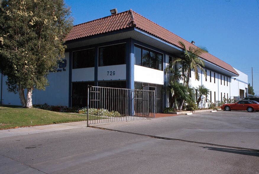 Eubank & E Anaheim Portfolio Sale portfolio of 3 properties for sale on LoopNet.ca - Primary Photo - Image 1 of 3