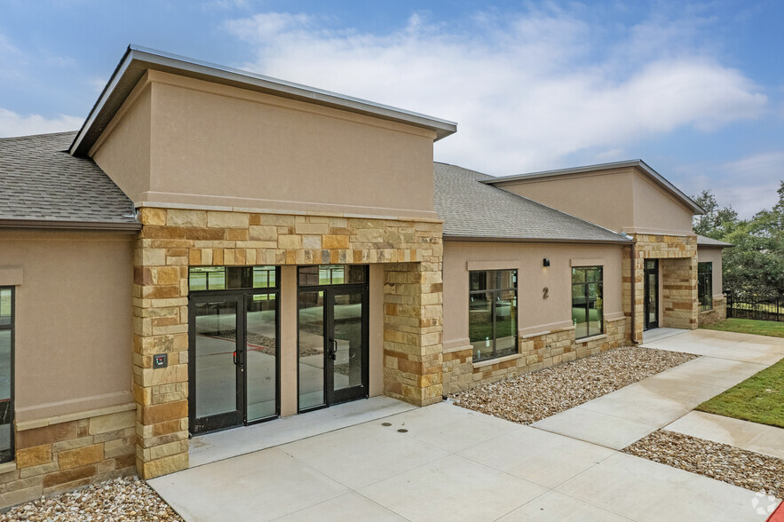 2629 Palmera Ridge Blvd, Leander, TX for lease - Primary Photo - Image 1 of 4