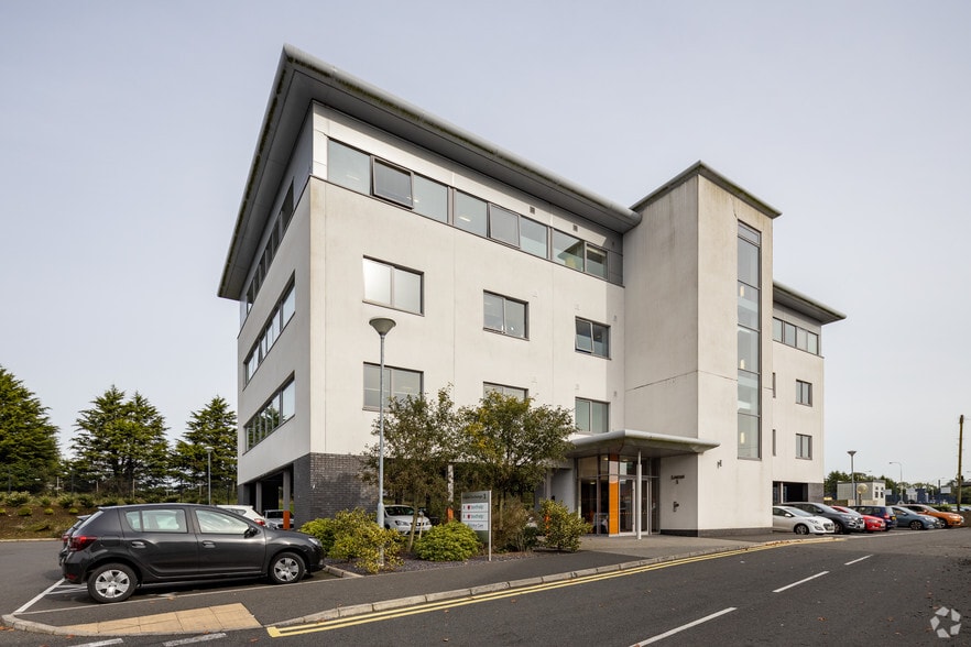 63 Greystone Rd, Antrim for lease - Building Photo - Image 3 of 6