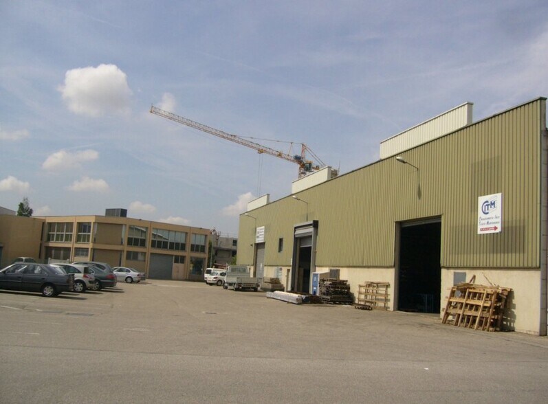 Flex dans Chassieu à louer - Photo du bâtiment - Image 1 de 1