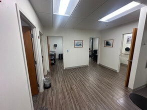 5667 Peachtree Dunwoody Rd, Atlanta, GA à louer Photo intérieure- Image 1 de 7