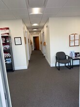 9371 Cypress Lake Dr, Fort Myers, FL à louer Photo intérieure- Image 1 de 18