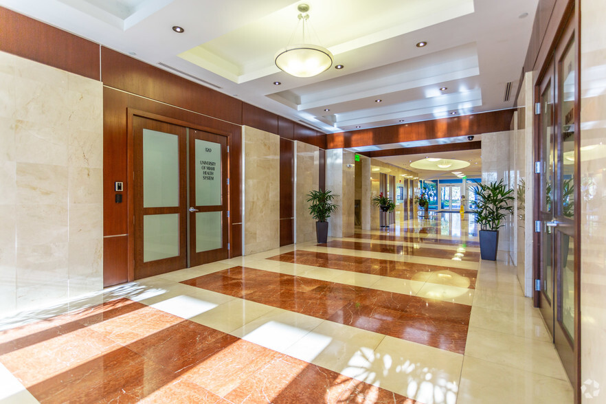 10451 NW 117th Ave, Miami, FL for lease - Lobby - Image 3 of 28