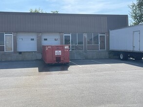 880 Candia Rd, Manchester, NH for lease Building Photo- Image 2 of 3