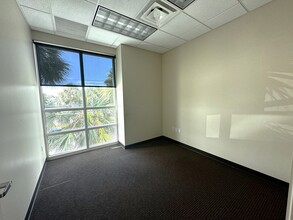 1421 Pine Ridge Rd, Naples, FL for lease Building Photo- Image 2 of 13