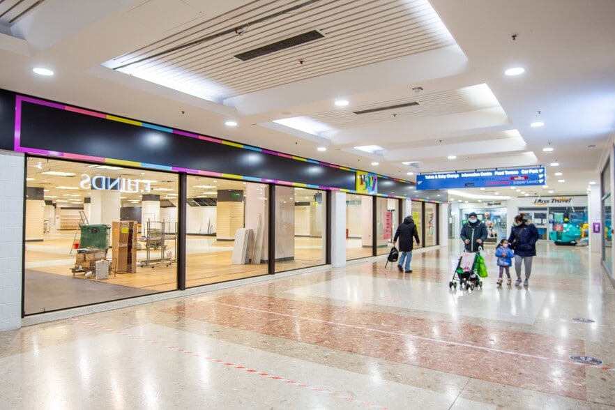 Harvey Centre, Harlow for lease - Interior Photo - Image 2 of 7