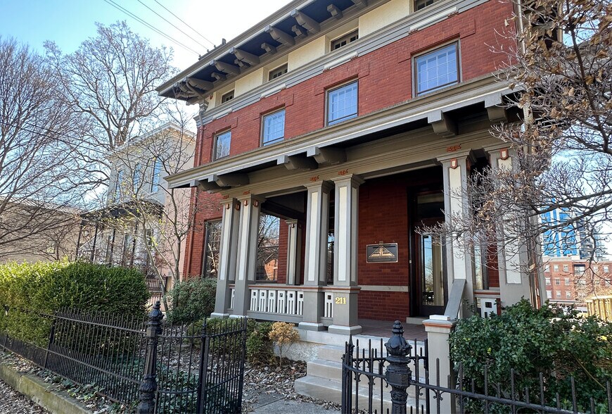 211 Garrard St, Covington, KY à vendre - Photo du bâtiment - Image 2 de 19
