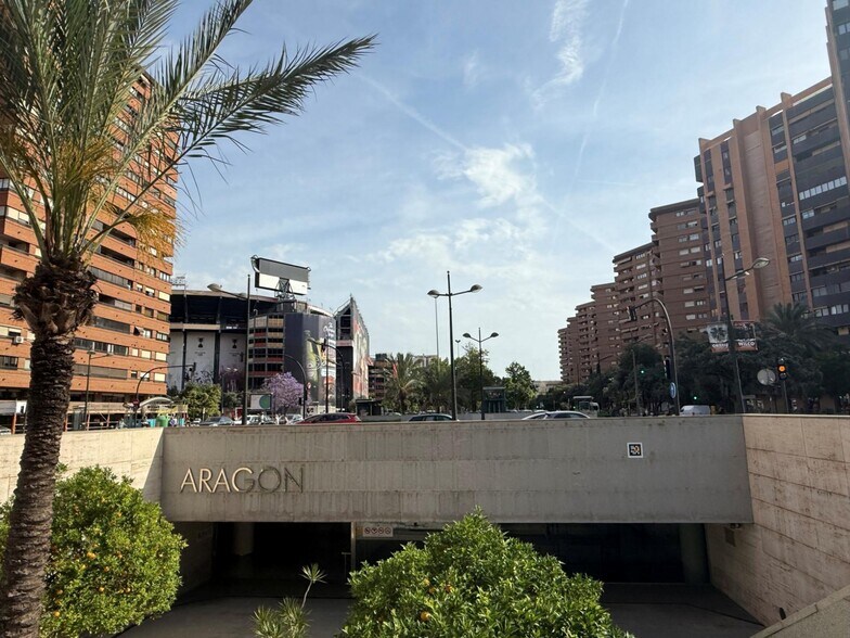 Commerce de détail dans València, Valencia à louer - Photo du bâtiment - Image 2 de 9