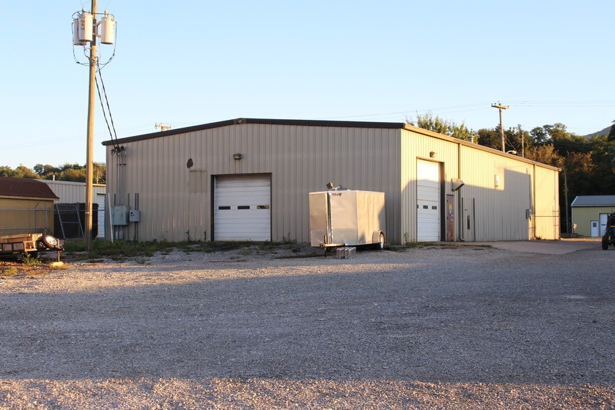 1401 Southside Dr, Salem, VA for lease - Building Photo - Image 2 of 9