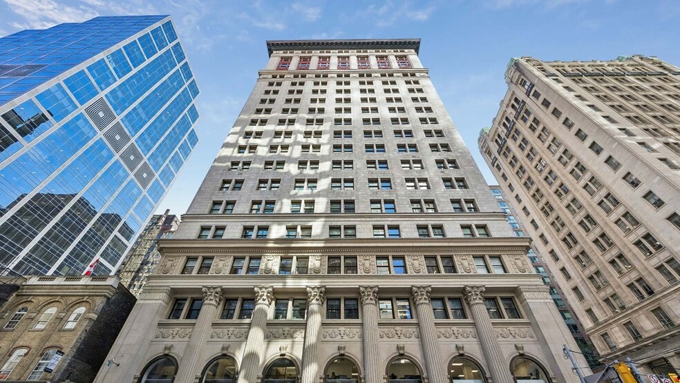 8 King St E, Toronto, ON à louer - Photo du bâtiment - Image 2 de 6