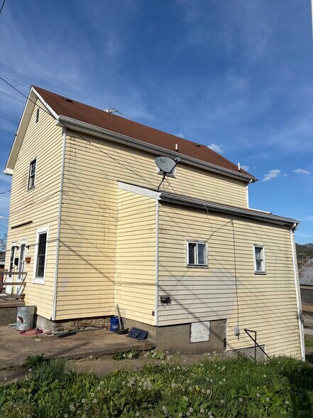 3426 Monroe St, Bellaire, OH à vendre - Photo du bâtiment - Image 3 de 10