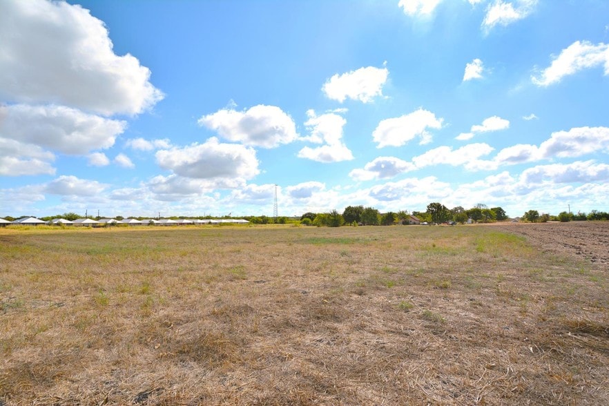 2841 Goodwin Ln, New Braunfels, TX à vendre - Photo du bâtiment - Image 2 de 12