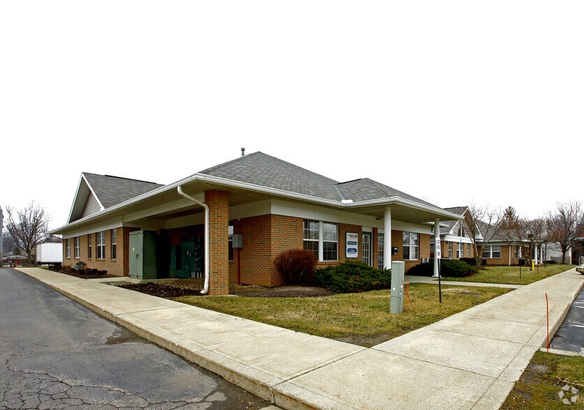 800 Westpoint Pky, Westlake, OH à louer - Photo du bâtiment - Image 1 de 7